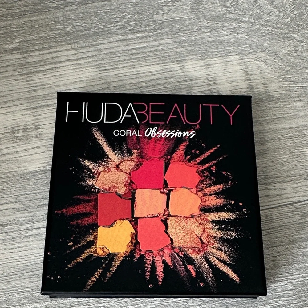 NWOT HUDA BEAUTY Bold Eyeshadow Palette - Red, Pink, Orange, Yellow - Picture 2 of 3